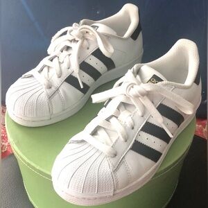 Adidas Original Leather SuperStar Sneakers White & Black size 3.5Y